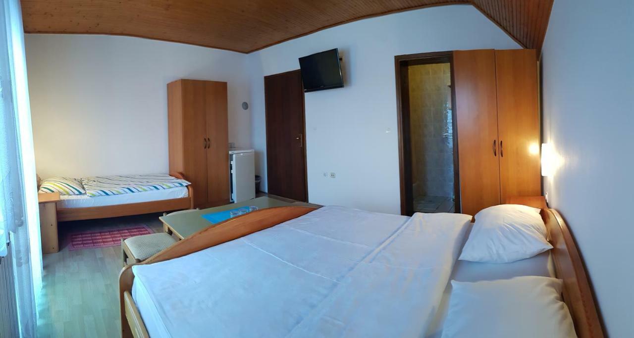 Hotel House Anamarija Selište Drežničko Exterior foto